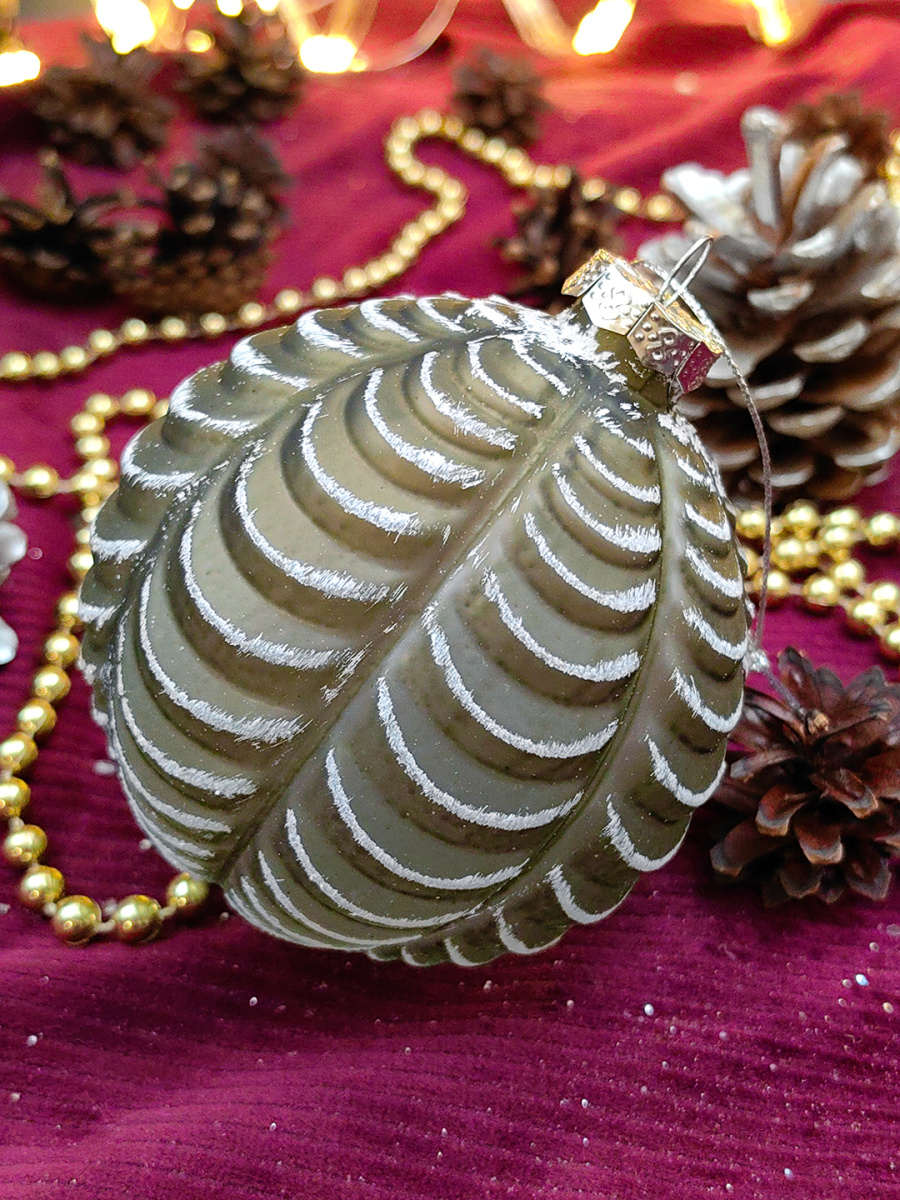 Шар зеленый чай 10 см, стекло Merry Green MG24165 фото 2 Шар зеленый чай 10 см, стекло Merry Green MG24165 фото 2