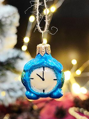 Елочная игрушка часы мини голубой 3 см, стекло  // часы мини