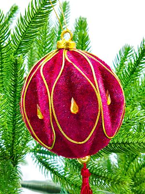 Шар с кистью 10 см 1 шт бордовый 9920422