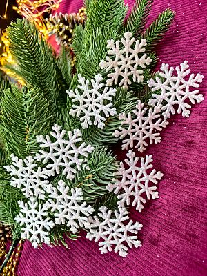 Елочные игрушки Снежинки  белый 5,5 см snowflakeM/1