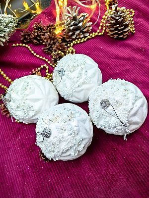 Набор шаров 10 см 4 шт белый AL10-44