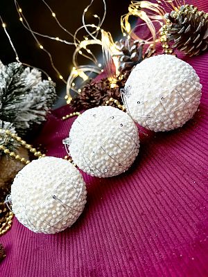 Набор шаров 8 см 3 шт белый 10-52