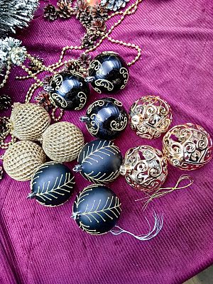 Набор шаров 8 см 12 шт золото/черный Р-7236