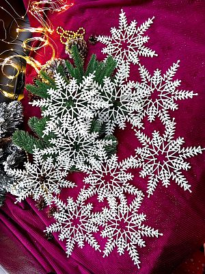 Елочные игрушки Снежинки  белый 22 см snowflakeB