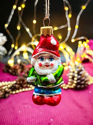 Елочная игрушка Гномик в крас. шапке зеленый/красный 8 см, стекло  // гномик крас. шапка