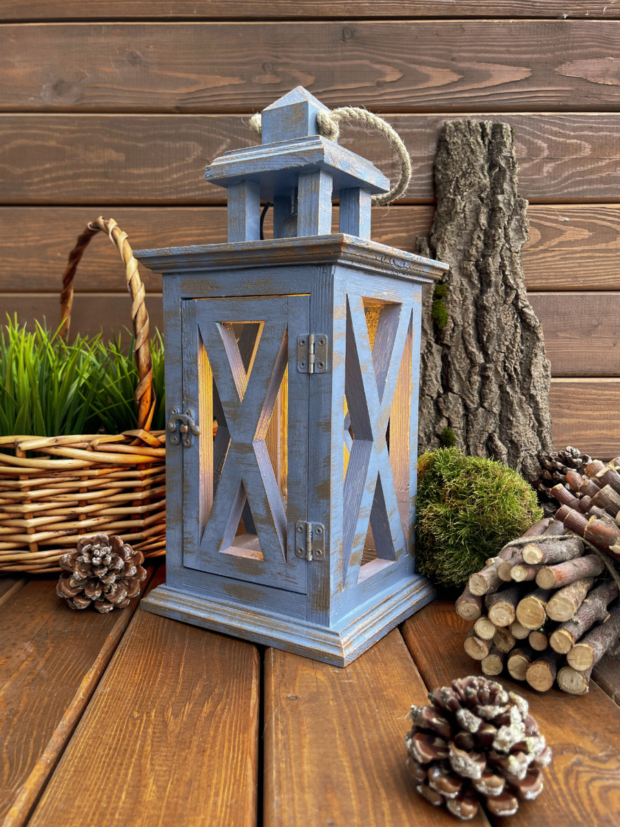 Фонарь декоративный деревянный небесно-голубой V-21Ночное притяжение Фонарь декоративный деревянный небесно-голубой V-21Ночное притяжение