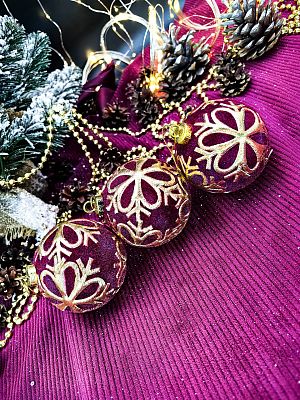 Набор шаров 8 см 3 шт красное вино/золото 9920429