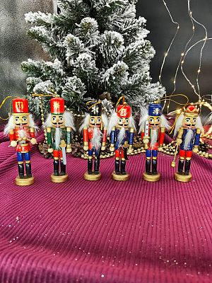 Набор фигурок "Щелкунчик" 6 шт.  дерево 13 см Р-7619 Набор фигурок "Щелкунчик" 6 шт.  дерево 13 см Р-7619