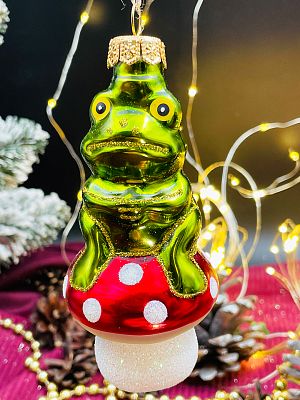 Елочная игрушка Лягушка на грибе зеленый 11 см, стекло  // Лягушка на грибе