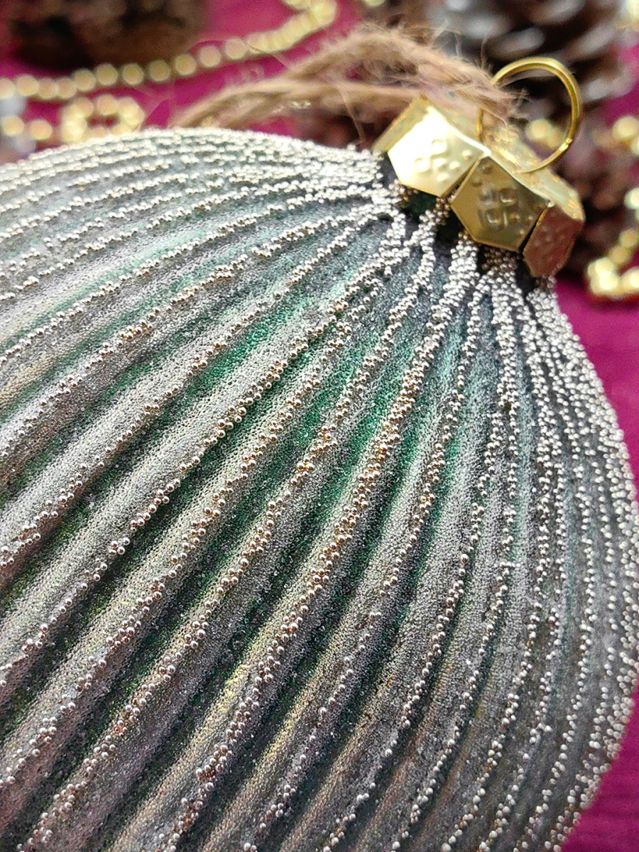 Шар изумрудный 10 см, стекло Merry Green MG24229 фото 4 Шар изумрудный 10 см, стекло Merry Green MG24229 фото 4