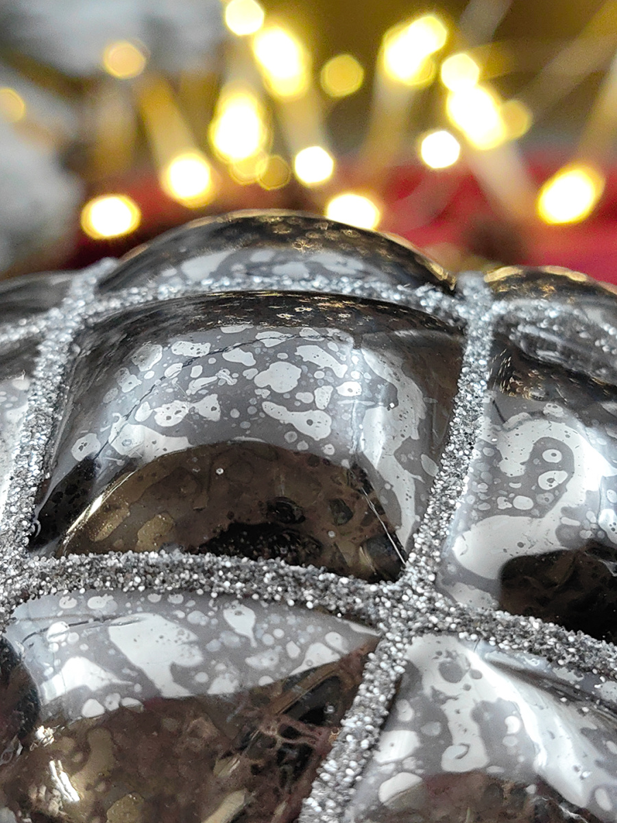 Шар прозрачный графит 10 см, стекло Merry Green MG24103 фото 4 Шар прозрачный графит 10 см, стекло Merry Green MG24103 фото 4